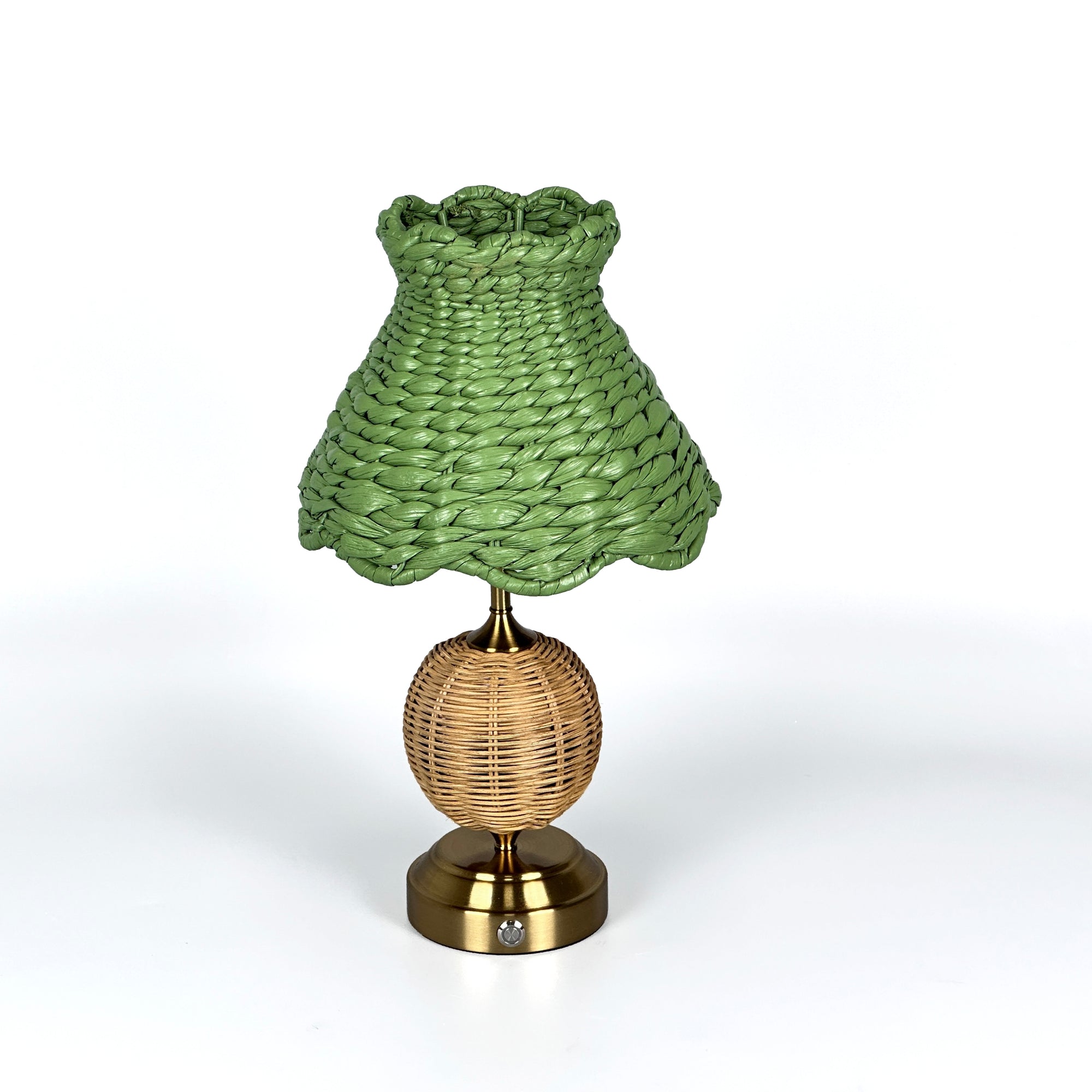 Raden wicker rechargeable lamp